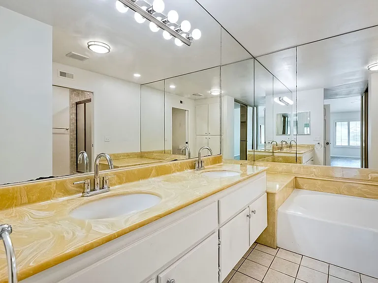 4131 Cyprus Island Ct — Photo 12