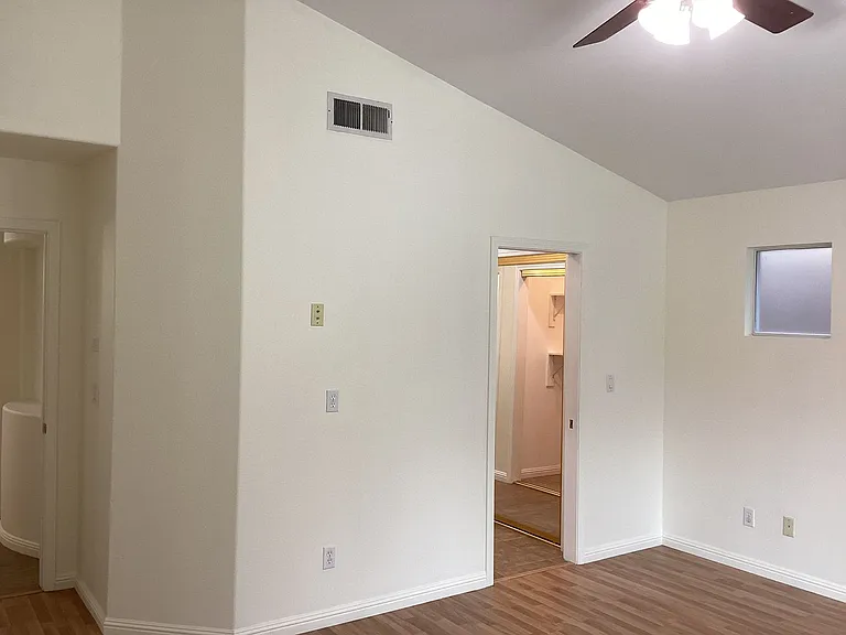 7526 N Ellendale Ave — Photo 25