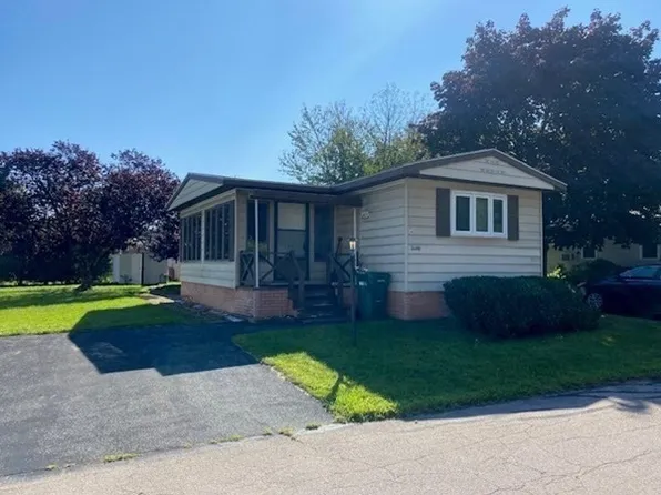 20 Wildwood Dr, Plainville, MA 02762