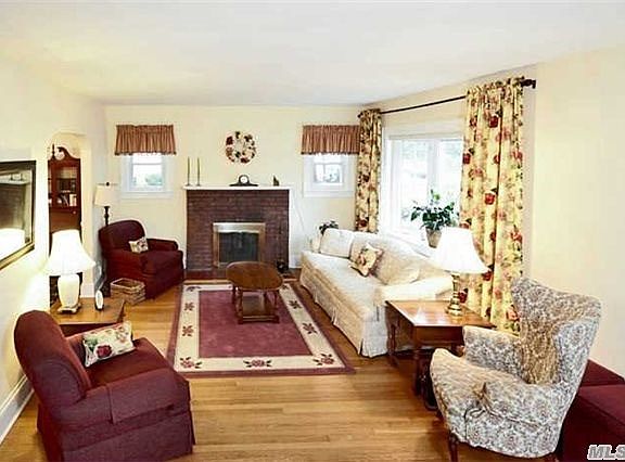 3rd image of 63 William St