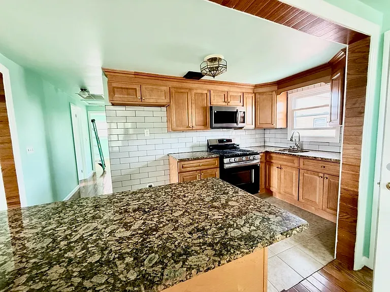 15 Suburbia Dr #2 — Photo 5