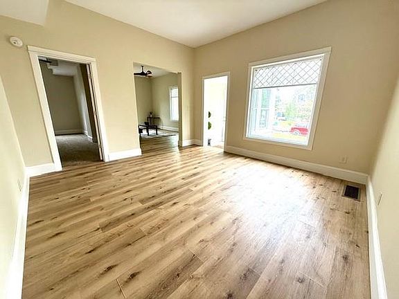 4th image of 1511 Lynn Avenue