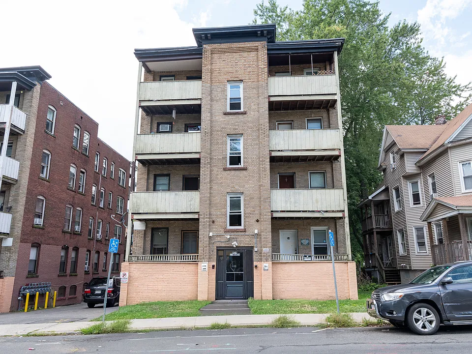 474 Liberty St #4R