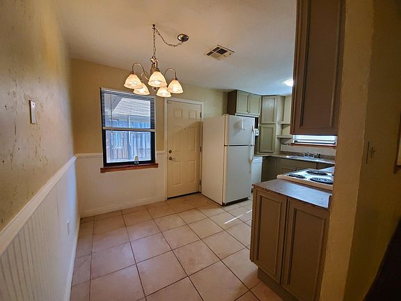 5th image of 909 NE Tortoise Dr #4
