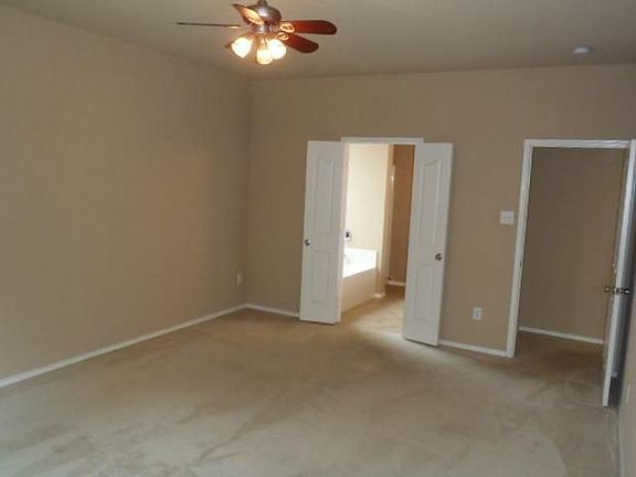 4th image of 301 Acklington Dr