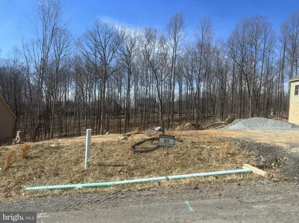 10573 White Oak Dr, Waynesboro, PA 17268