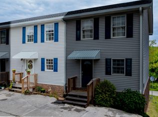 152 Gray Station Rd APT 40, Johnson City, TN 37615
