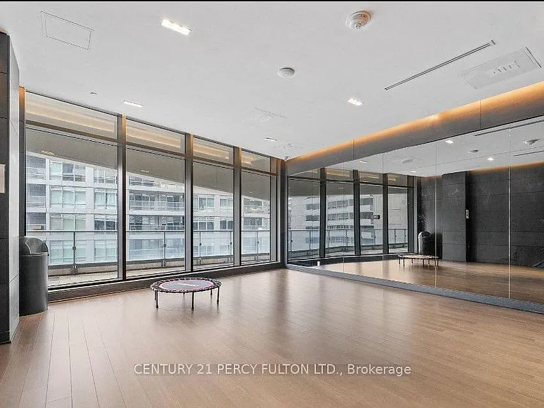 2221 Yonge St #4710 — Photo 16