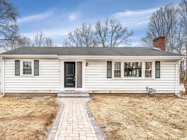 14 Deane St, Maynard, MA 01754