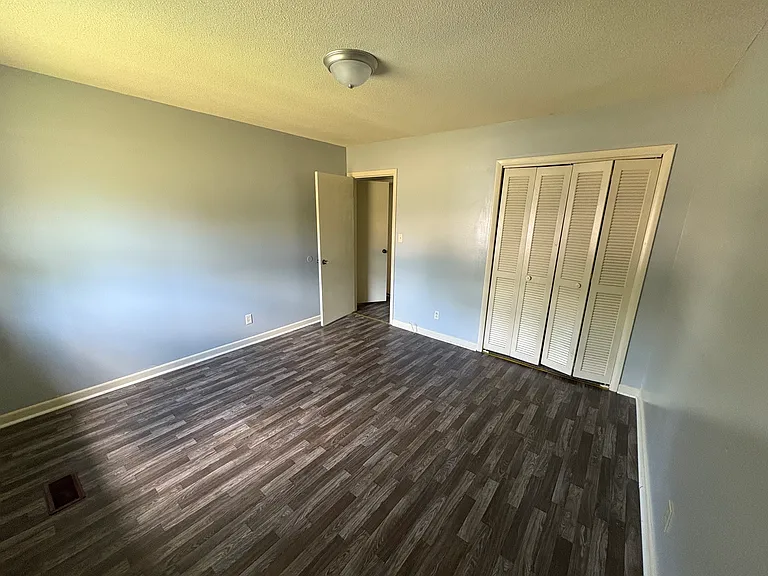 937 Kings Rd #B — Photo 7