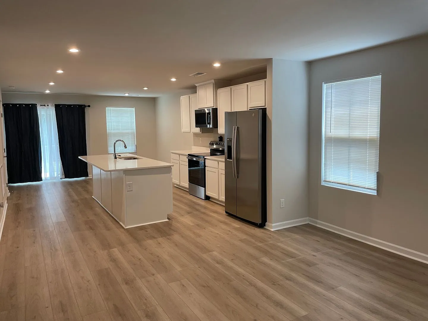 3 Bedroom 2 Bath Home in Sterling Oaks, Ash, NC — Photo 3