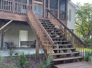 2206 Jenkins St, Edisto Island, SC 29438
