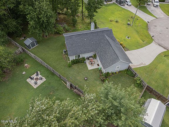 5th image of 303 Mertz Court