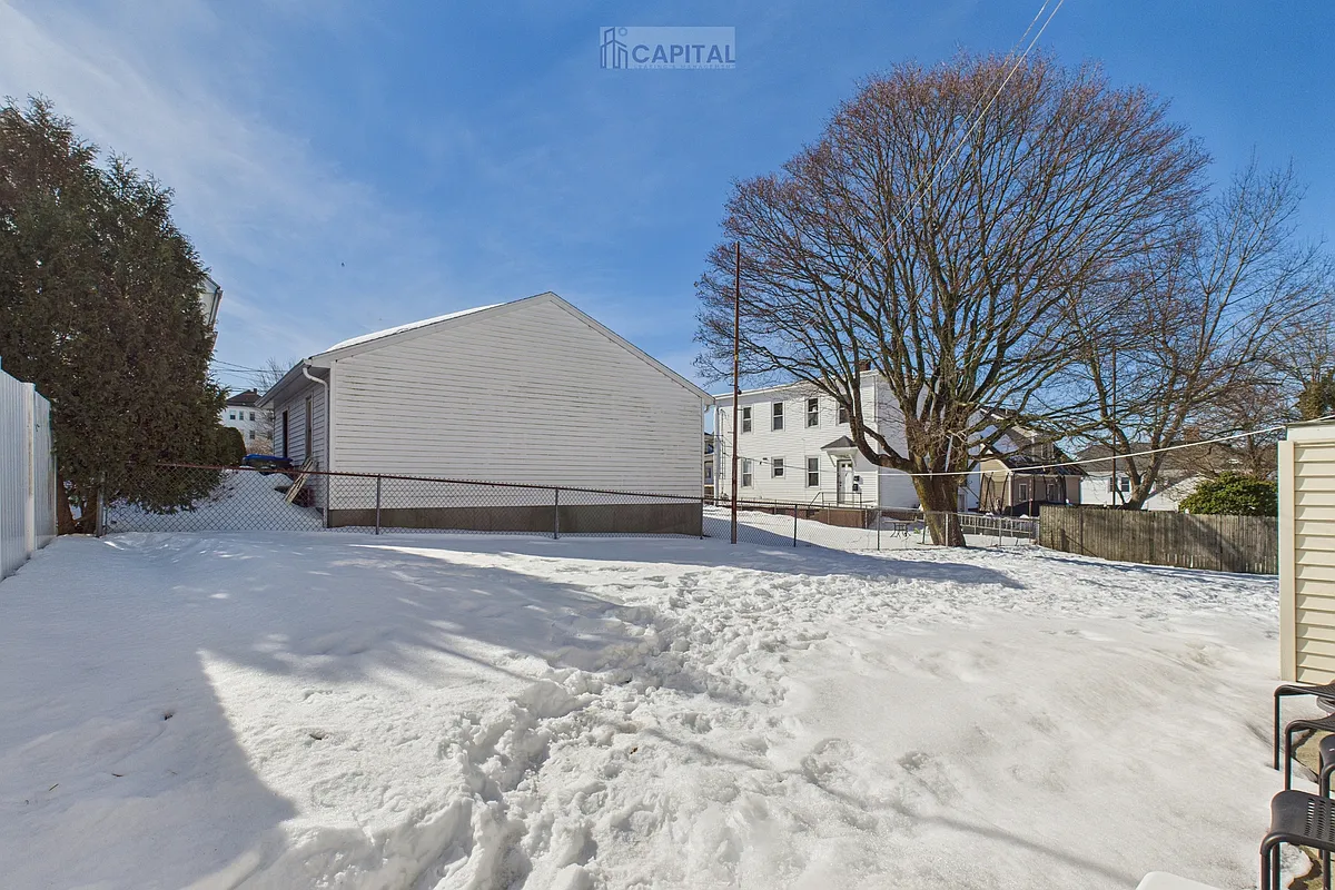 Building Photo - 43 Westerly Ave