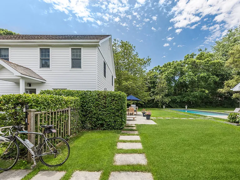 124 Ocean Rd — Photo 3
