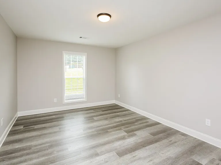 368 Embassy Dr — Photo 14