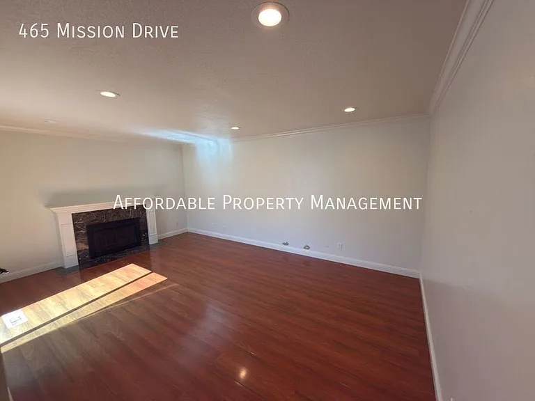 465 Mission Dr — Photo 8