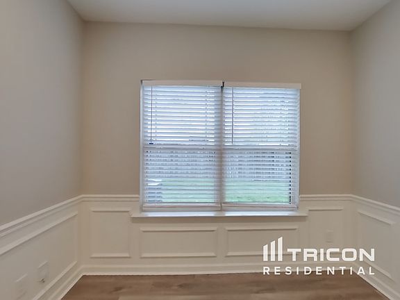 3rd image of 343 Longhorn Dr
