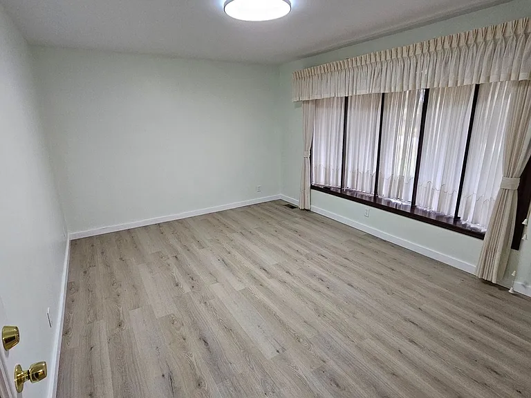 6805 Fredmoor Dr — Photo 10