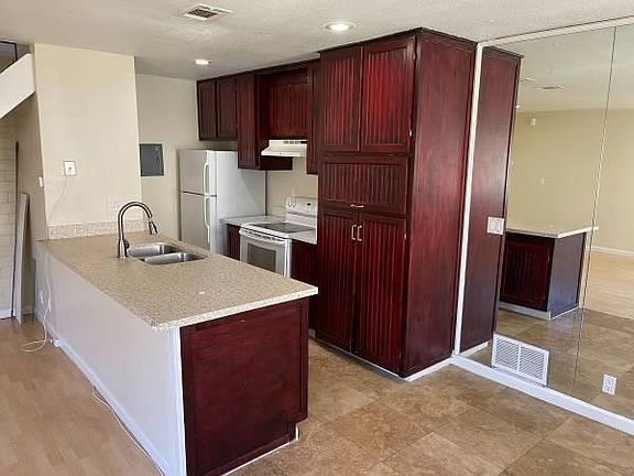 5th image of 2265 Medallion Dr APT 3
