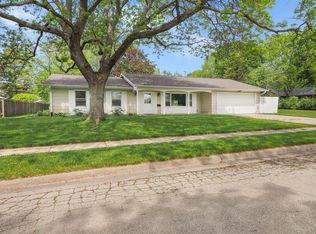 1221 Sunnymeade Trl, Dekalb, IL 60115