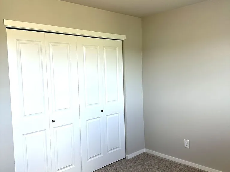 18505 Alpine Way E — Photo 18