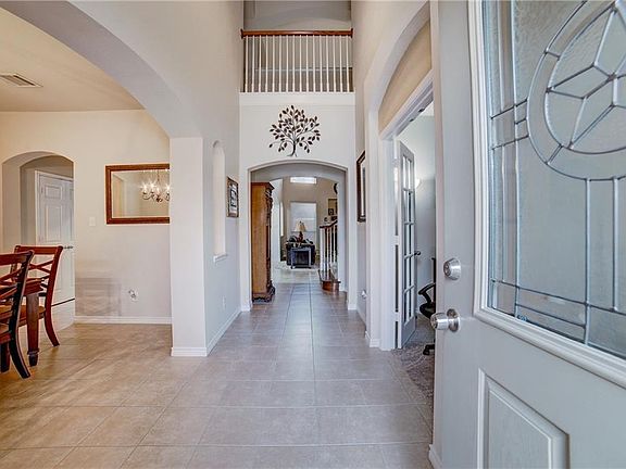 2nd image of 709 Evergreen Ct
