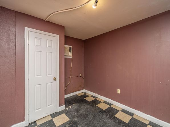 charleston-south-carolina-440949264 picture