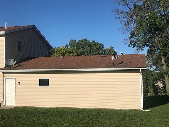 3-car garage
