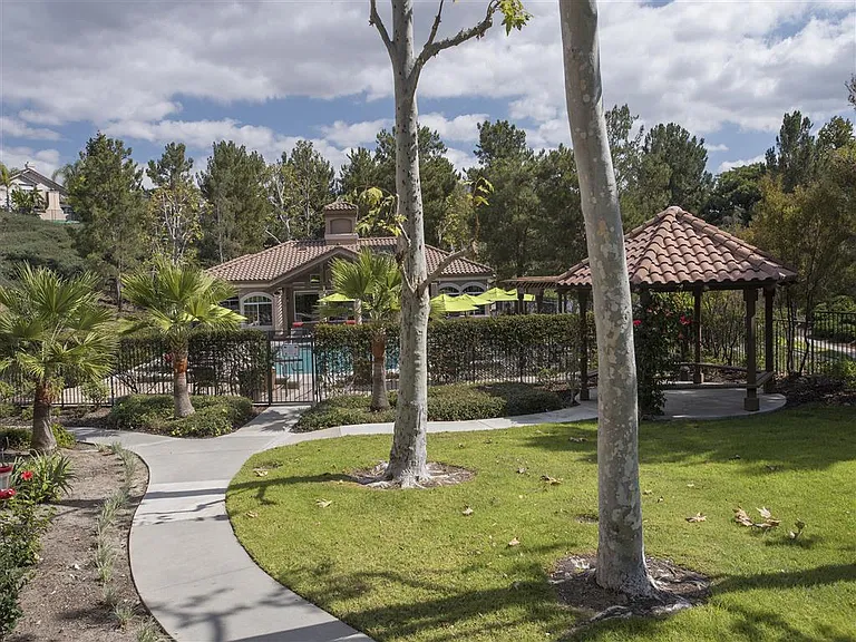 Paloma Summit Condominium Rentals — Photo 15