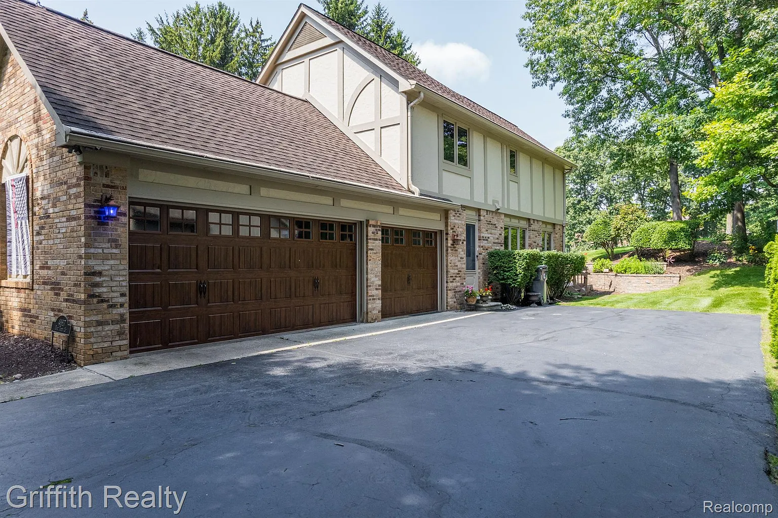 4687 Oak Tree Ct photo 1