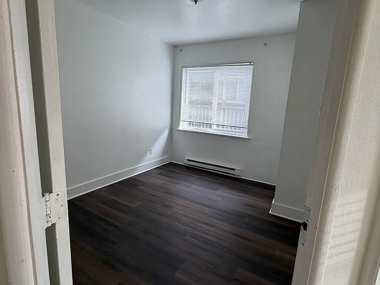 1453 S 308th St #4 — Photo 8