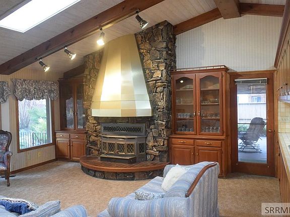 3rd image of 2976 Homestead Ln