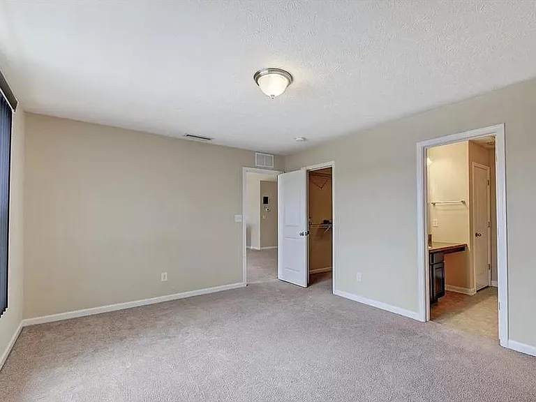 Lakecrest Dr — Photo 7