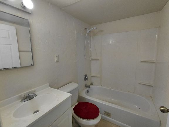 3rd image of 2170-2172 Davis Ct