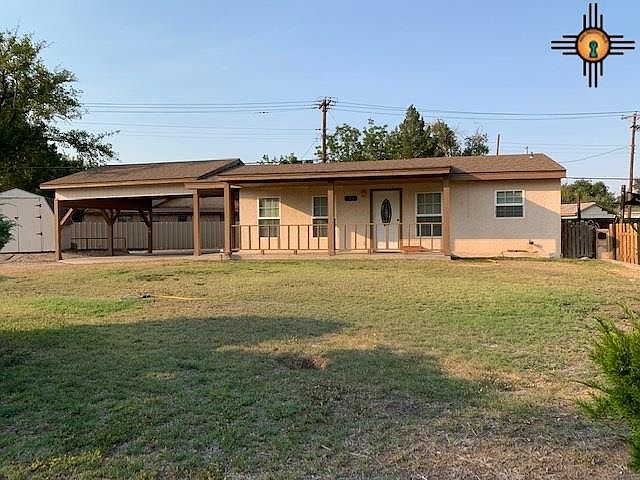1st image of 812 W Carper Dr