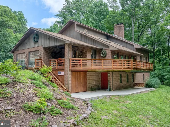 2700 Deep Hollow Rd, Dover, PA 17315