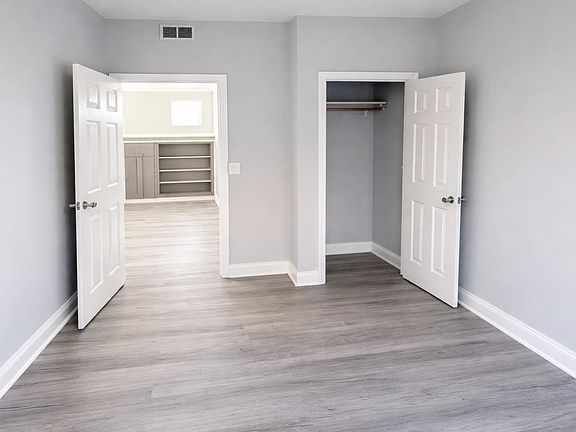 5th image of 843 E Marquette Rd APT 2