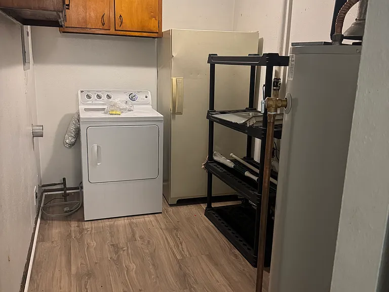 602 Miami Ct — Photo 9