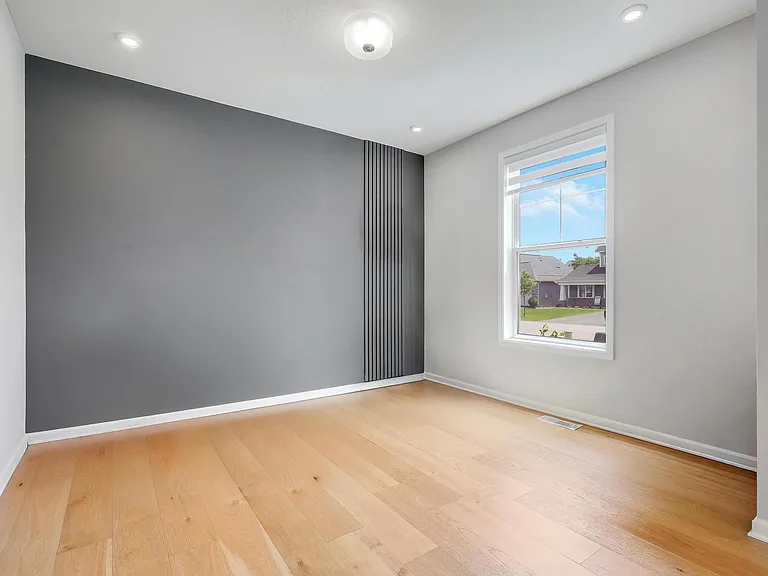 1947 Mulberry Ln — Photo 10