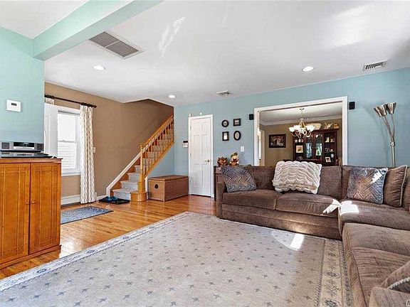4th image of 40 Juniper Ave