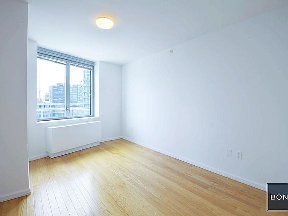4th image of 4545 Center Blvd APT 2001