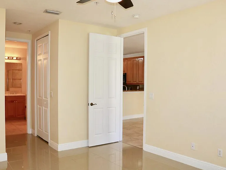 3042 Waterside Cir — Photo 16