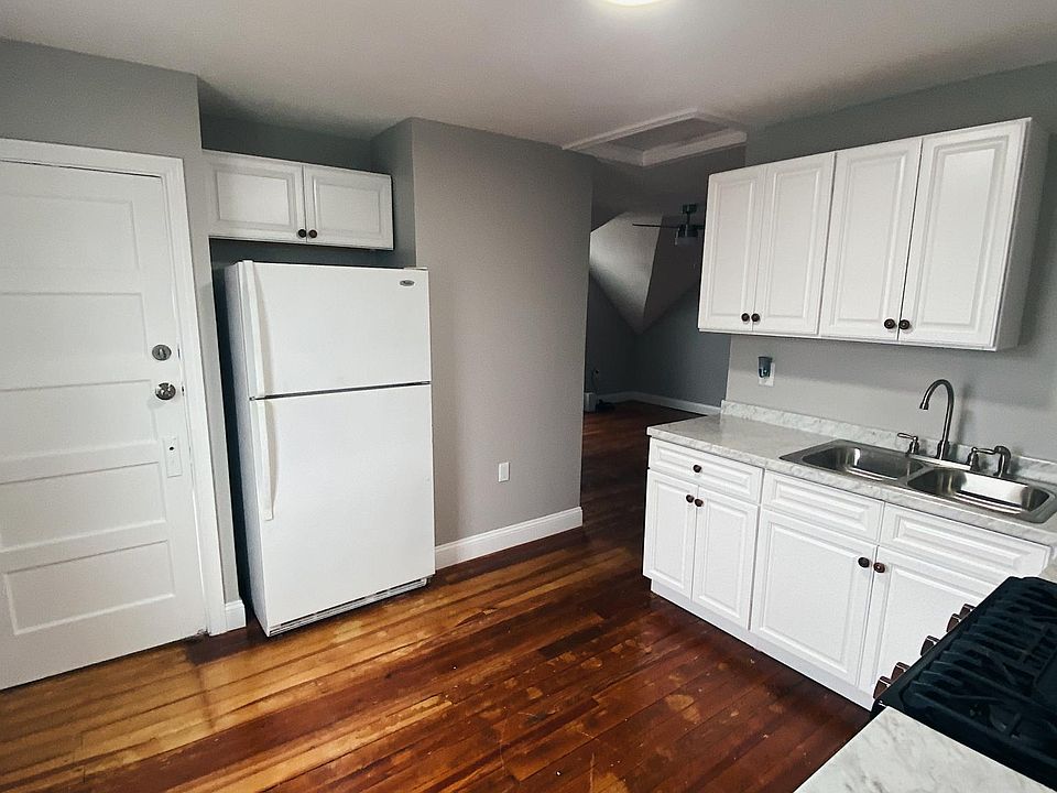1st image of 51 Waterman Ave Floor 3
