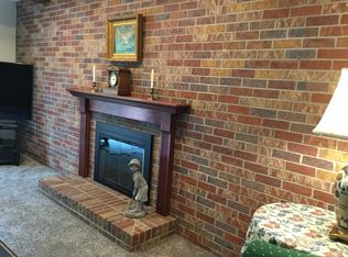 6710 Sumner St, Lincoln, NE 68506