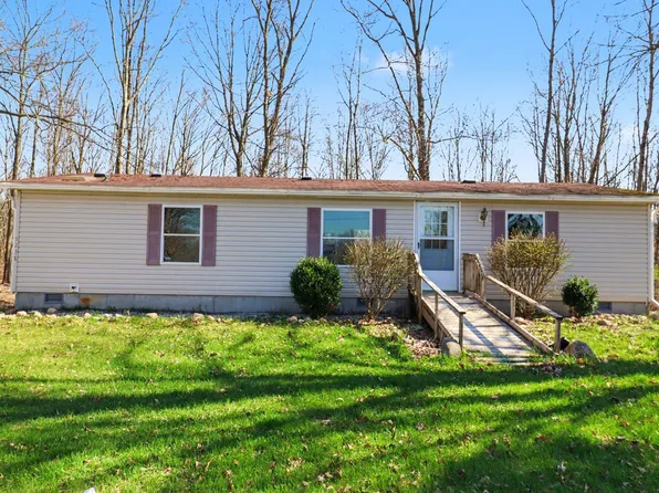 5238 Tilmann Ln, Weidman, MI 48893