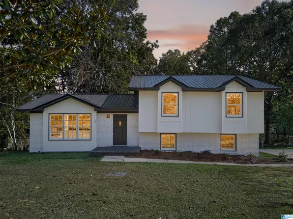 6107 Chartee Dr, Anniston, AL 36206