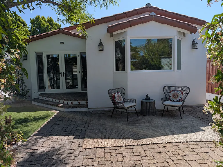 8339 Holy Cross Pl — Photo 29