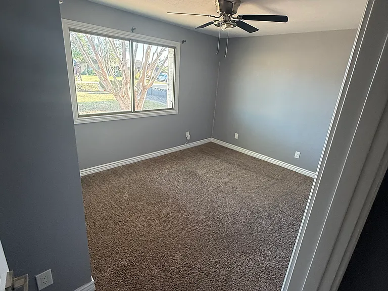 5304 W Beck Ln — Photo 30