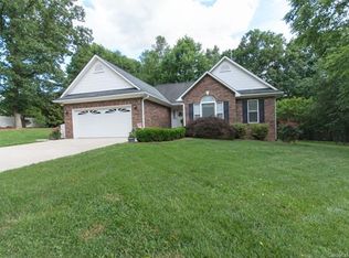 75 Mockingbird Ln, Lincolnton, NC 28092